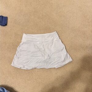 Lululemon Size 2 Mid-Ride White Skirt